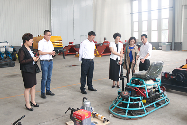 Warmly Welcome Leadership of City Center for Educational Technology to Visit China Coal Group for Inspection