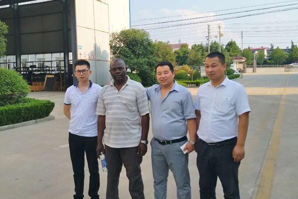 Cameroon Merchants Visited China Coal Group