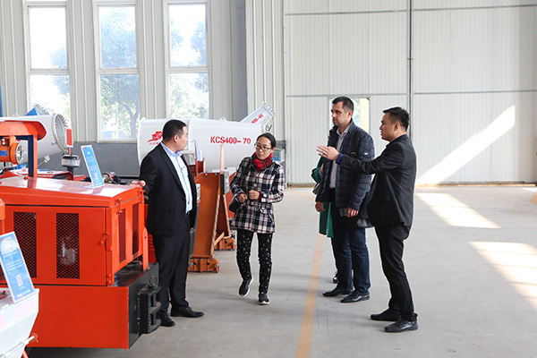 Warmly Welcome Ukrainian Merchants to Visit China Coal Group for Self Rescuer Procurement