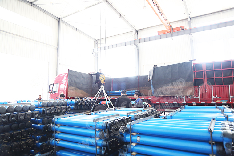 China Coal Group Sent A Batch Of Hydraulic Props To Xinjiang Province