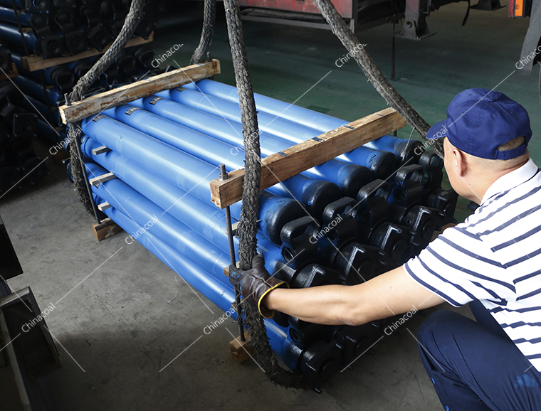 On September 16, a batch of mining hydraulic props were loaded into the intelligent manufacturing workshop of China Coal Group and will be sent to a mine in Jinzhong City, Shanxi Province. The hydraulic props equipment produced by our group has been highly praised by domestic and foreign customers since it was put into the market. Many merchants have make additional orders, which are very satisfied with the product quality.