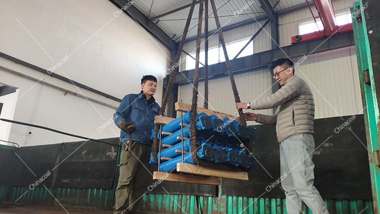 A Batch Of Hydraulic Prop Of China Coal Group Are Sent To Sichuan Province