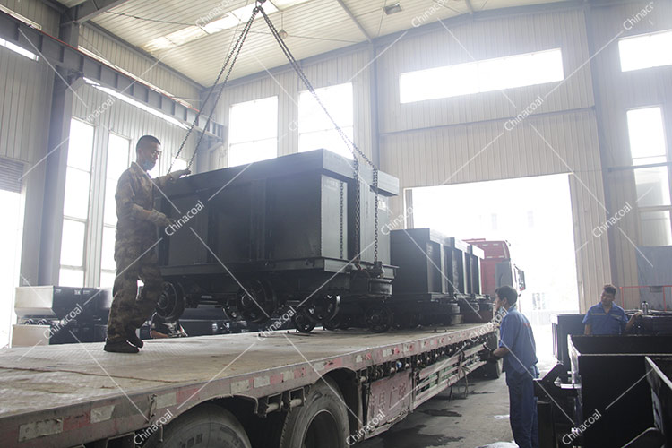 China Coal Group A Number Of Hydraulic Props, Flat Cars Have Been Delivered