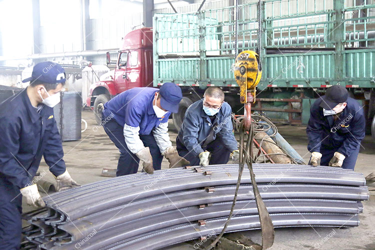 China Coal Group Sent A Batch Of U Steel Supports And Hydraulic Props To Tongchuan, Shanxi And Changzhi, Shanxi