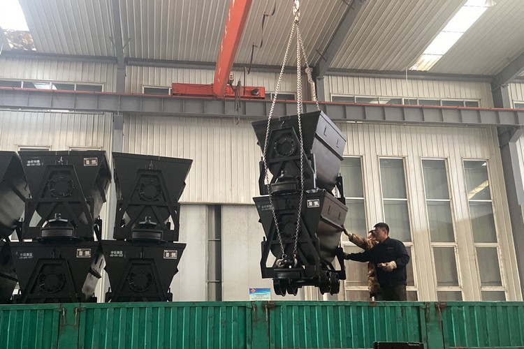 China Coal Group Sent A Batch Of Hydraulic Props And Mining Bucket Tipping Wagon To Guizhou Respectively