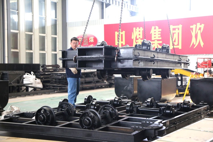 China Coal Group Sent A Batch Of Flat Mining Car And Hydraulic Props To Jincheng ,Shanxi And Jinxiang,Shandong