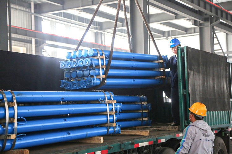 China Coal Group Sent A Batch Of Hydraulic Props To Yan'An, Shaanxi Province