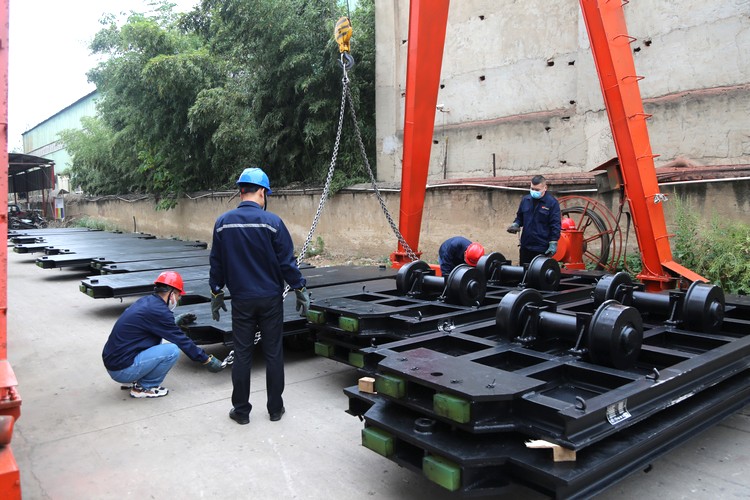 China Coal Group Sent A Batch Of Three-Car Mining Materials To Yulin, Shaanxi And Hulunbuir, Inner Mongolia