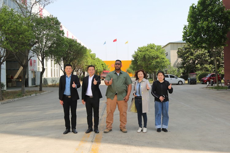 Warmly Welcome American Businessmen To Visit China Coal Group For Purchasing