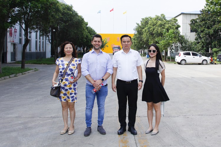 American Customers Visit China Coal Group for Purchase