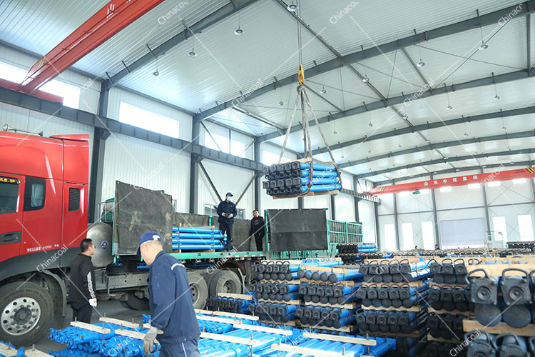 Chian Coal Group Sent Minnig Material Cars And Hydraulic Props To Dazhou, Sichuan And Jinzhong, Shanxi