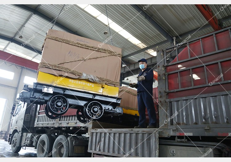 China Coal Group A Batch Fire Fence Doors, Mine Carts Are Sent To Shandong And Jilin