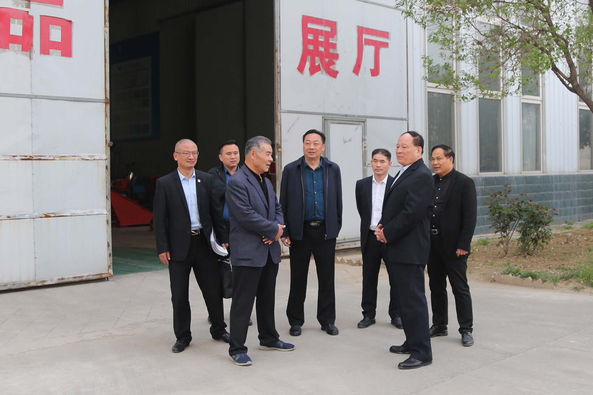 Warmly Welcome Jining Weishan Lake Chamber Of Commerce Chairman Jiao And His Party To Visit China Coal Group For Inspection And Cooperation