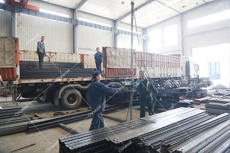 China Coal Group Sent A Batch Of Hydraulic Props And Metal Roof Beam To Shanxi