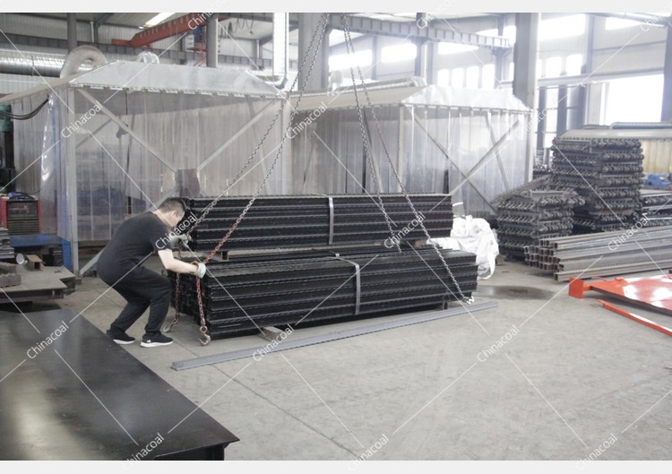  China Coal Group Sent A Batch Of Metal Roof Beams To Shaanxi Province
