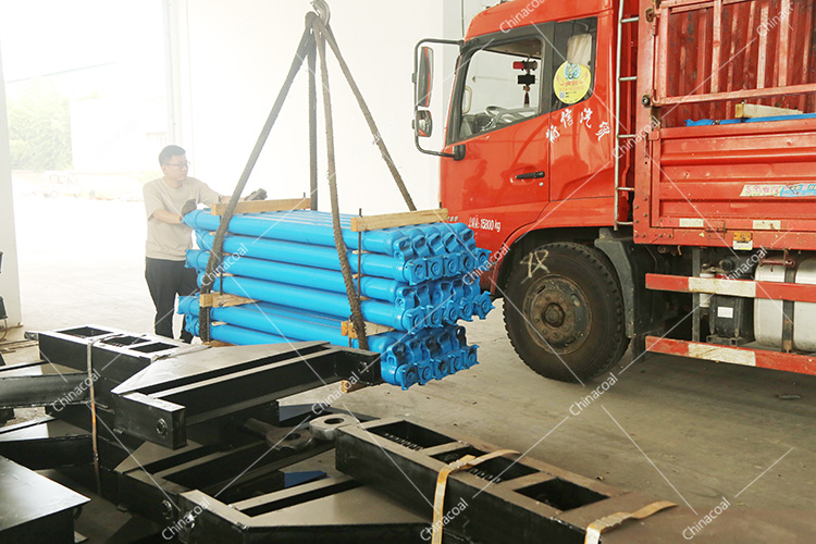 China Coal Group Sent A Batch Of Mining Single Hydraulic Props To Two Large Mines In Shanxi Province