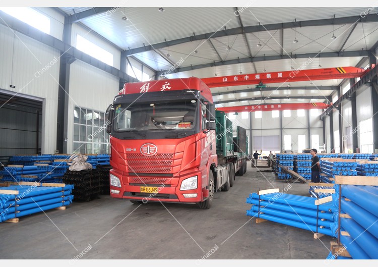 China Coal Group Sent A Batch Of Hydraulic Props And Metal Roof Beams To Yulin, Shaanxi
