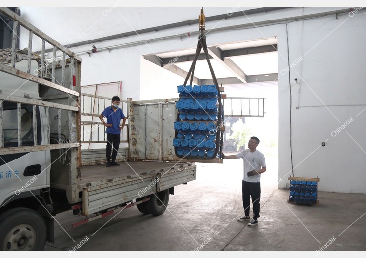 China Coal Group Sent A Batch Of Hydraulic Props To Shanxi, Hebei, And Sichuan