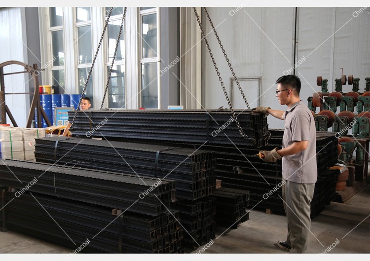 China Coal Group Sent A Batch Of Metal Roof Beams To Luliang, Shanxi