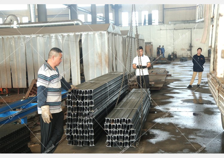 China Coal Group Sent A Batch Of Metal Roof Beams To Lanzhou, Gansu