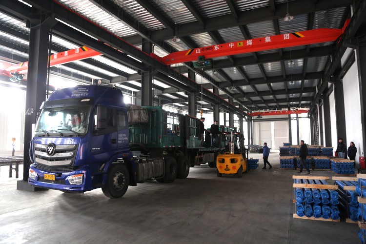 China Coal Group Sent A Batch Of Hydraulic Props To Jincheng, Shanxi 