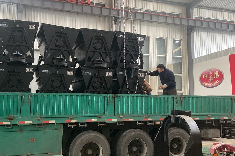 China Coal Group Sent A Batch Of Hydraulic Props And Mining Bucket Tipping Wagon To Guizhou Respectively