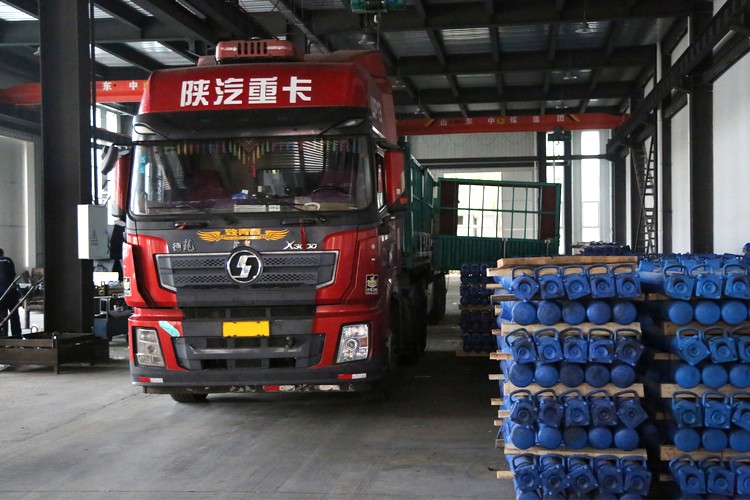 China Coal Group Sent A Batch Of Three-Car Mining Materials To Yulin, Shaanxi And Hulunbuir, Inner Mongolia