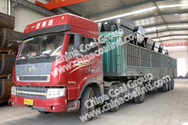 A Batch of Bucket-tipping Mine Cars Sent to Tangshan City, Hebei Province
