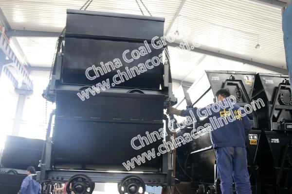 A Batch of Bucket-tipping Mine Cars Sent to Tangshan City, Hebei Province