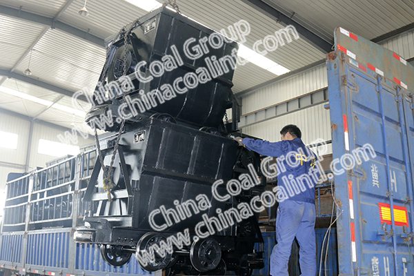 A Batch of New Model Bucket Tipping Mine Cars Sent to Chengde, Hebei Province