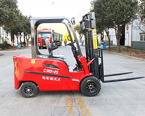 2.5T Portable Electric Telescopic Forklift Seated Stacker