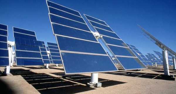 China sets solar power target for 2014