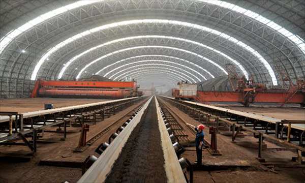 China moves to save bloated steel sector