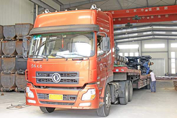 A Batch of Flat Mine Cars Ordered by Vietnam Customer Were Send to Shanghai