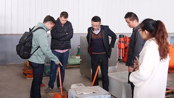 Warmly Welcome Bolivia Merchants to Visit Shandong China Coal Group for Purchasing Railway Equipment 