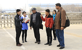 Warmly Welcome Merchants from Pakistan to Visit Shandong China Coal Group for Purchasing Swathers