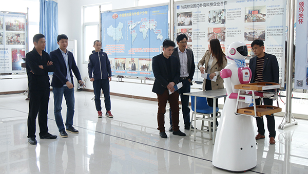 Warmly Welcome Merchants from Xuzhou to China Coal Group for Purchasing Intelligent Robots