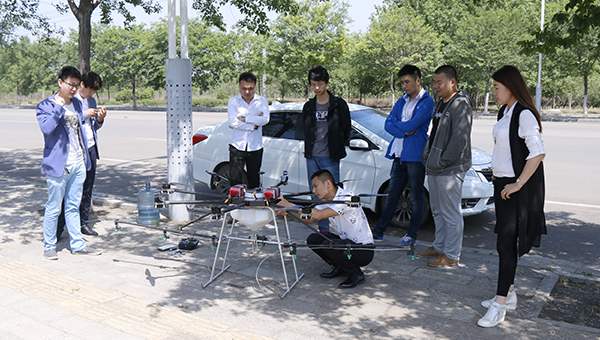 Warmly Welcome Merchants of Akesu Xinjiang to Visit China Coal Group for Purchasing Agricultural UAV