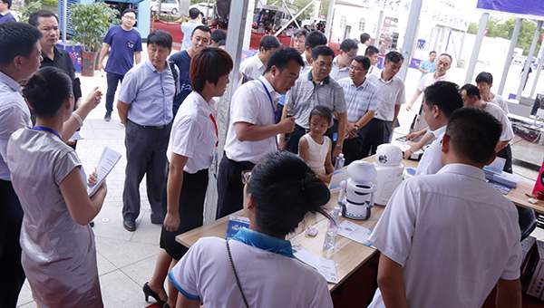 Warmly Welcome Municipal Science and Technology Bureau and Municipal Grain Bureau Leaders to Visit Group's Exhibition