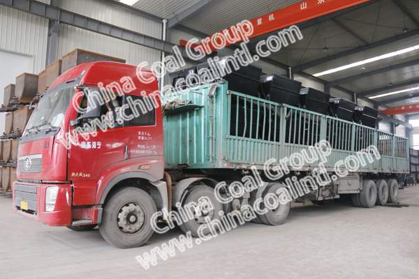  A Batch of Bucket-tipping Mine Cars Sent to Pakistan from Qingdao Port