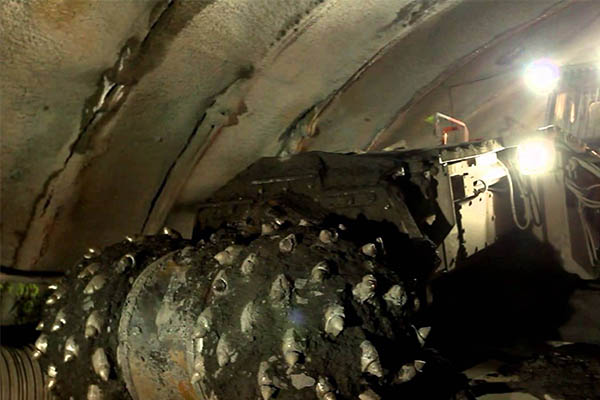 Coal Tunnel Roadheader and Support Condition
