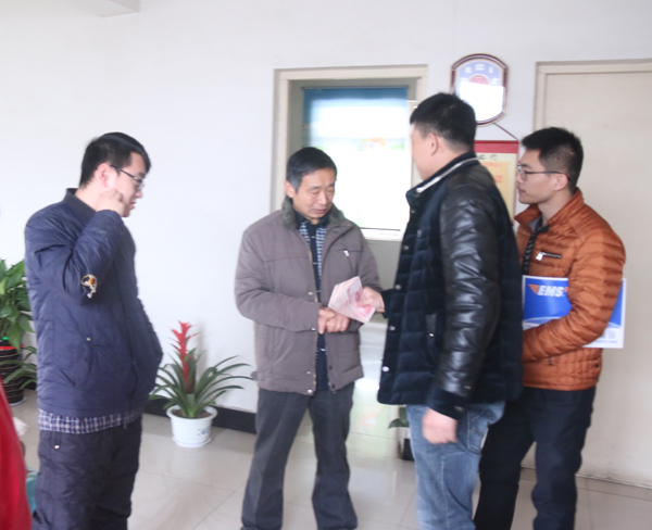 Heartwarming - Leaders of China Coal Group Visit Sick Colleague