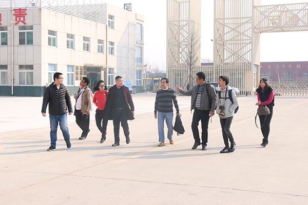  Warmly Welcome Thailand Businessmen to Visit China Coal Group to Purchase Agricultural UAV Drone