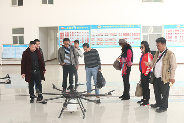  Warmly Welcome Thailand Businessmen to Visit China Coal Group to Purchase Agricultural UAV Drone