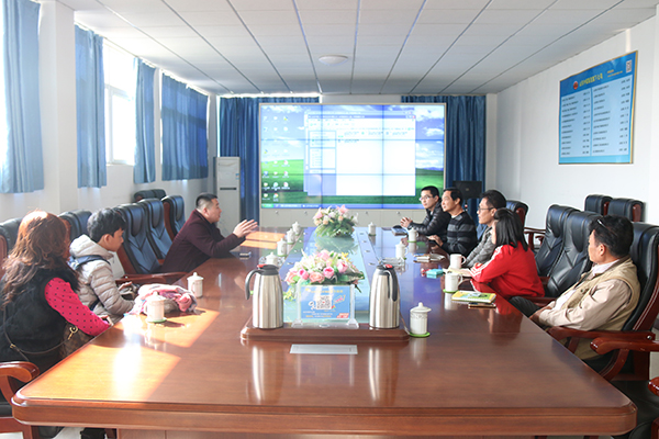  Warmly Welcome Thailand Businessmen to Visit China Coal Group to Purchase Agricultural UAV Drone