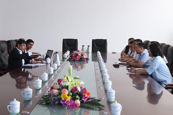 Indian Merchants Visited Shandong China Coal Group for Purchasing Railway Equipment 
