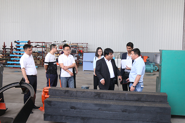 Indian Merchants Visited Shandong China Coal Group for Purchasing Railway Equipment 