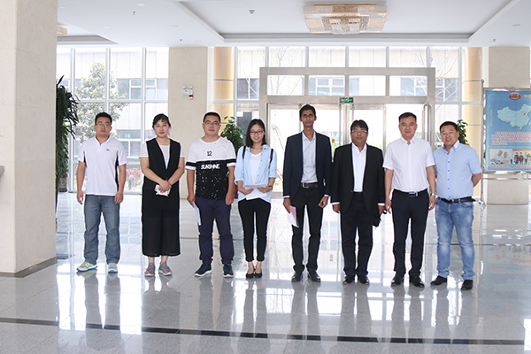 Indian Merchants Visited Shandong China Coal Group for Purchasing Railway Equipment 