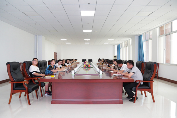 Jining City Industrial and Commercial Vocational Training School Held Cross-border E-commerce Team Business Skills Training