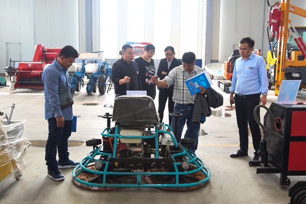 Warmly Welcome Philippine Merchants to Visit China Coal Group for Purchasing Equipment